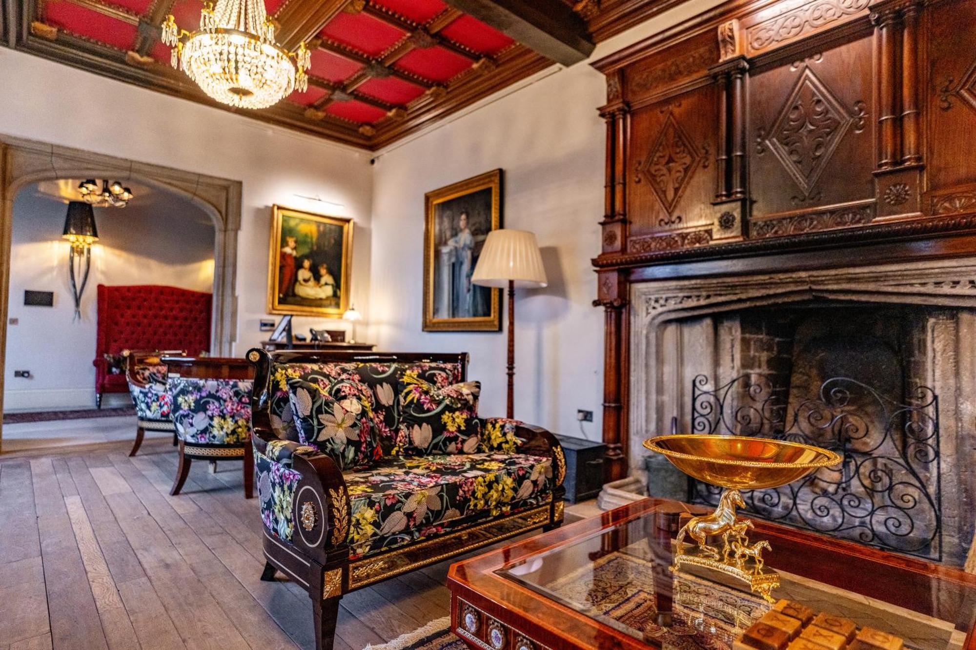 Weston Manor Hotel Esterno foto