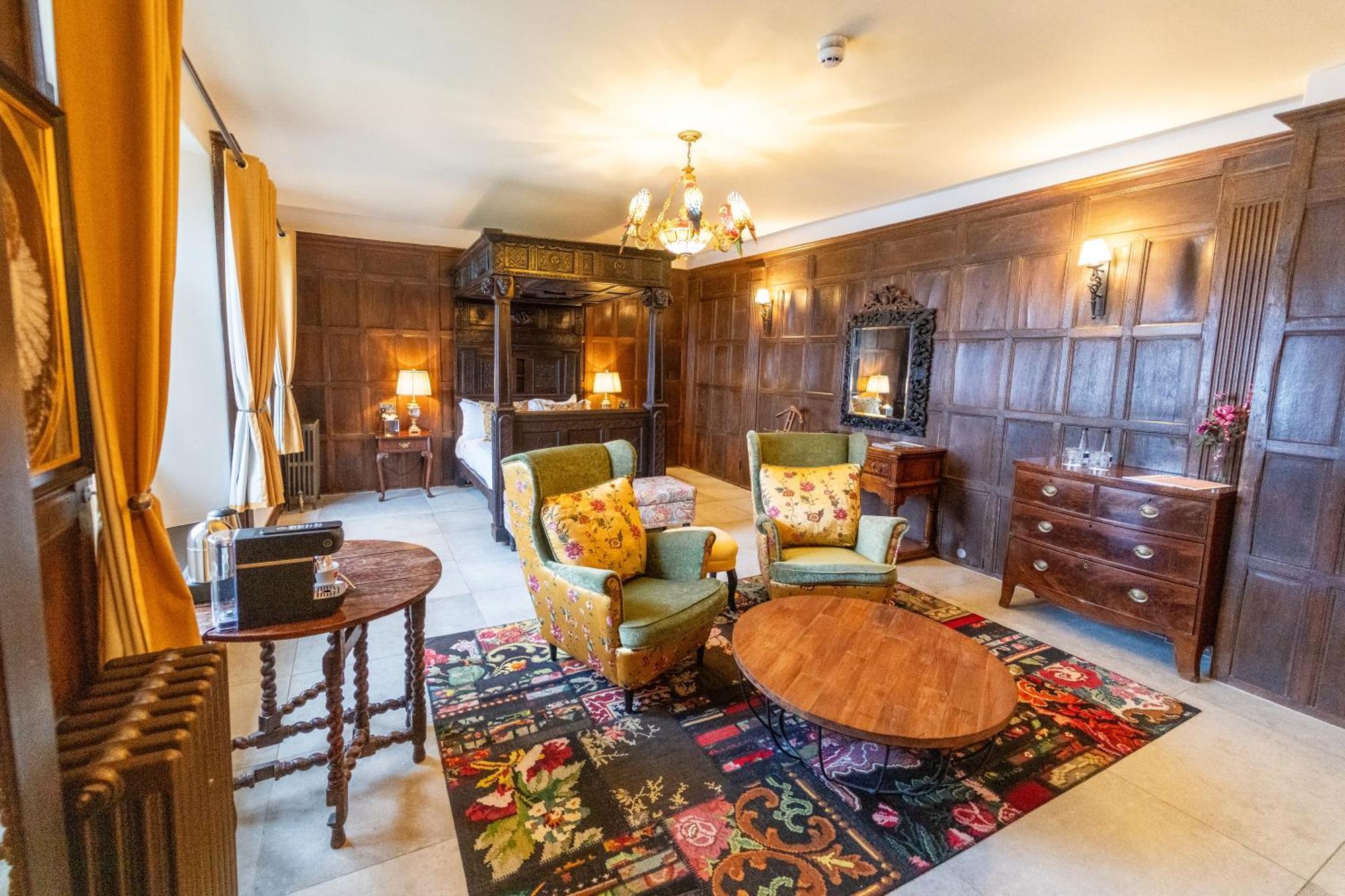Weston Manor Hotel Esterno foto