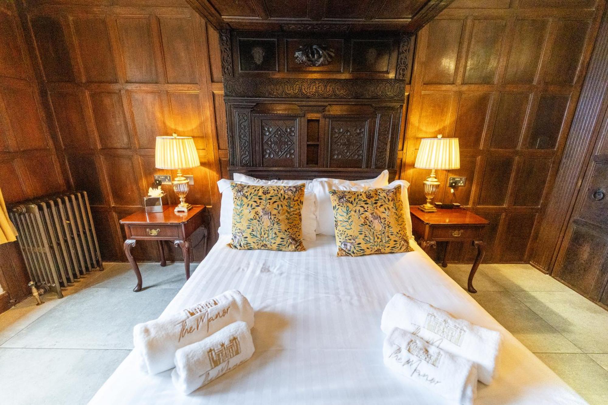 Weston Manor Hotel Esterno foto